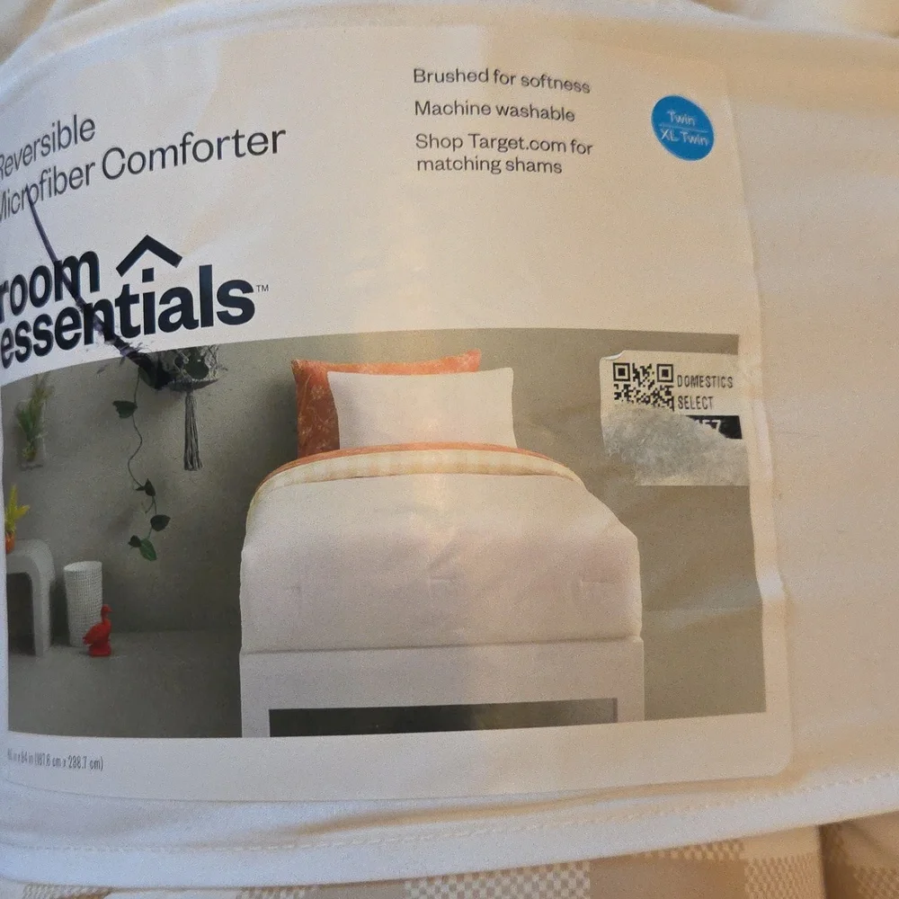 Room Essentials Comforter & Sheet Cozy Cream Checkered Set - Twin/Twin XL NEW